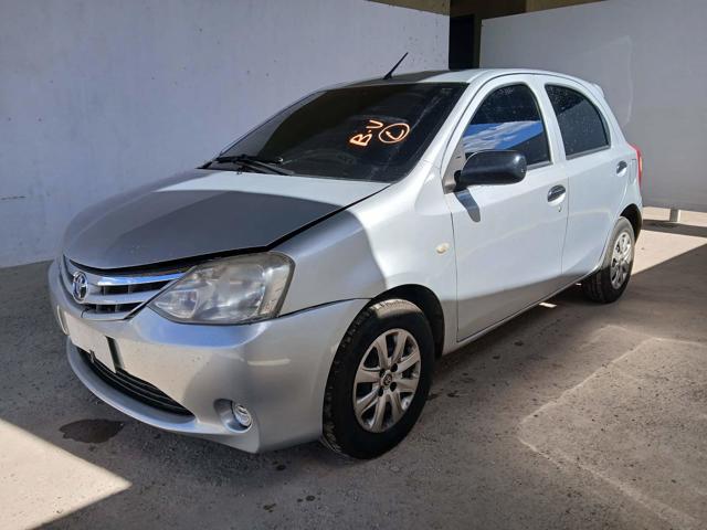 TOYOTA ETIOS HB X - 2013/2013